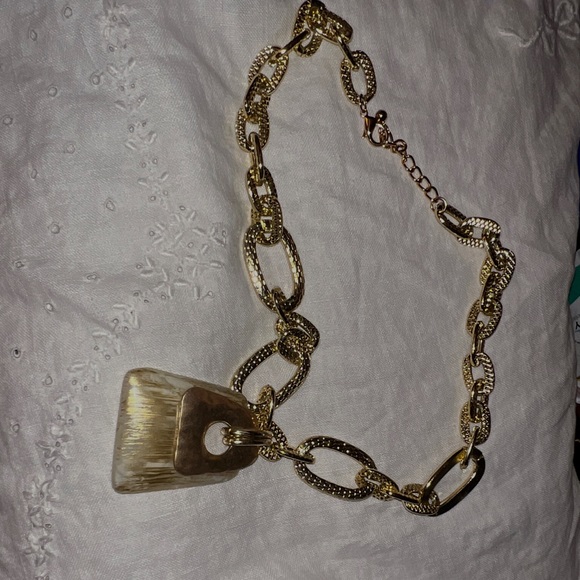 Statement Necklace Goldtone links & pendant 24in - Picture 3 of 10